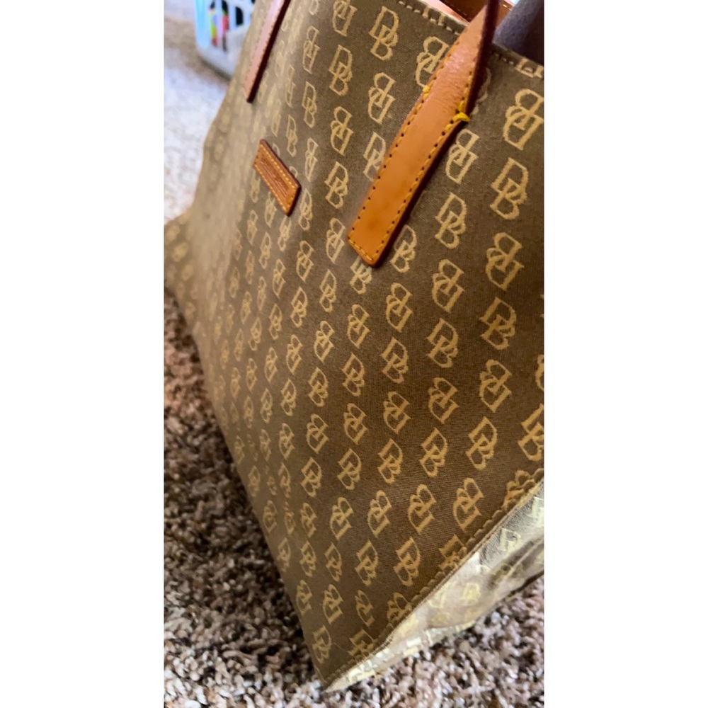 Dooney & Bourke Tote Purse